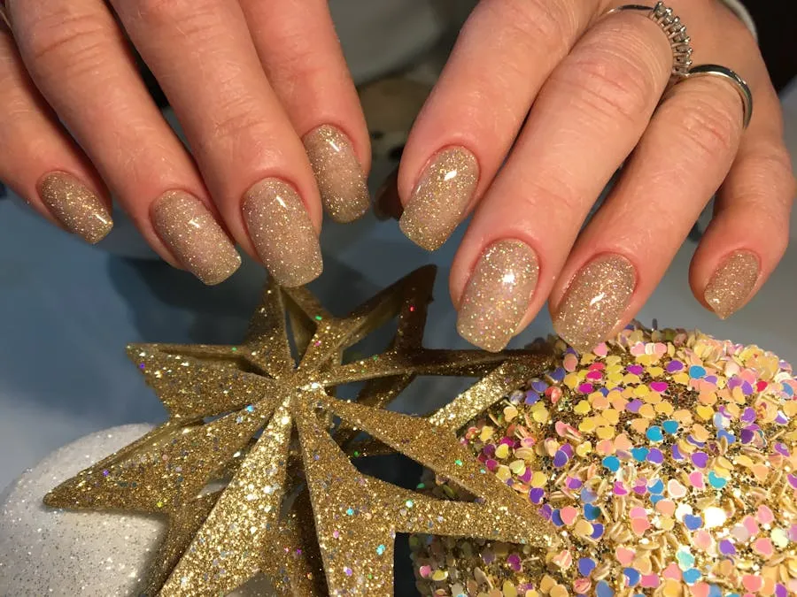 Champagne gold glitter nails
